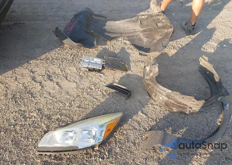 2015 Ford Escape S из США, поврежденный, VIN 1FMCU0F71FUB10204